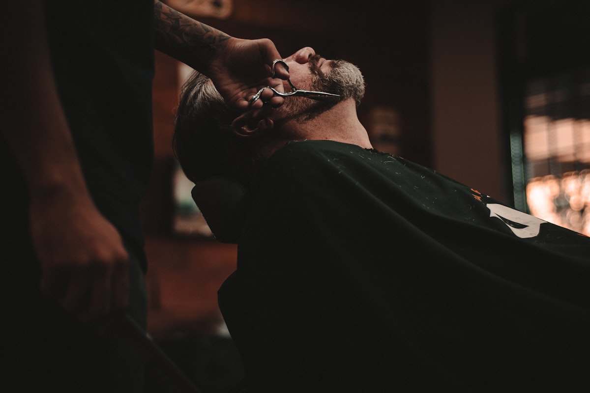 Men's Salon & Massage professional